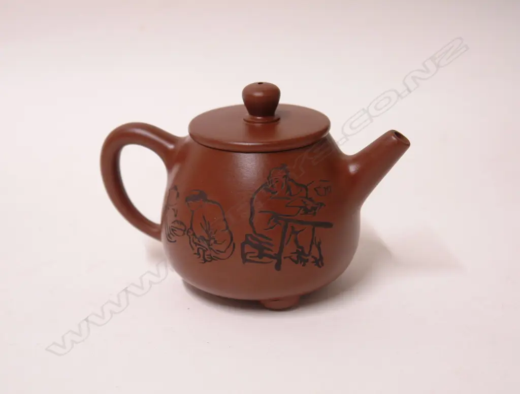 A Chinese Yixing teapot Image 1++