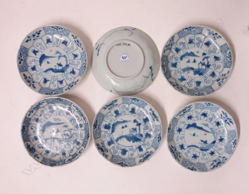 A set of six old Chinese blue and white small dishes Image 1++