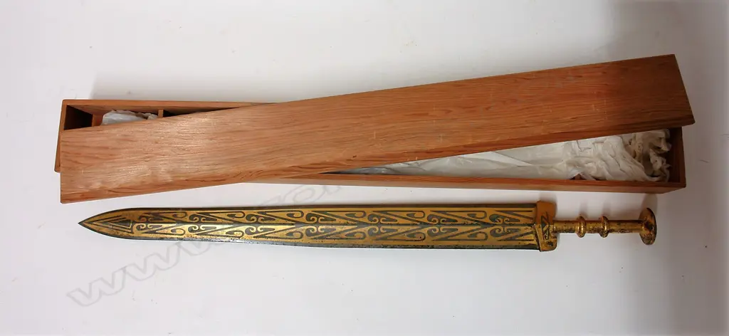 An old Chinese steel short sword Image 1++