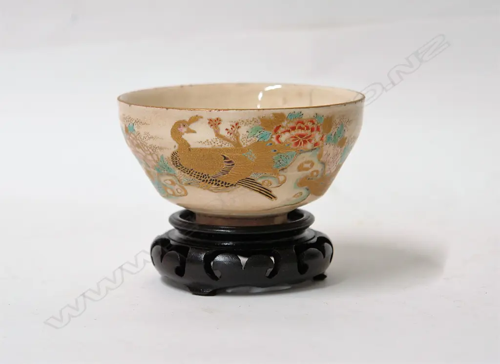 An old Japanese small fine Satsuma bowl Image 1++