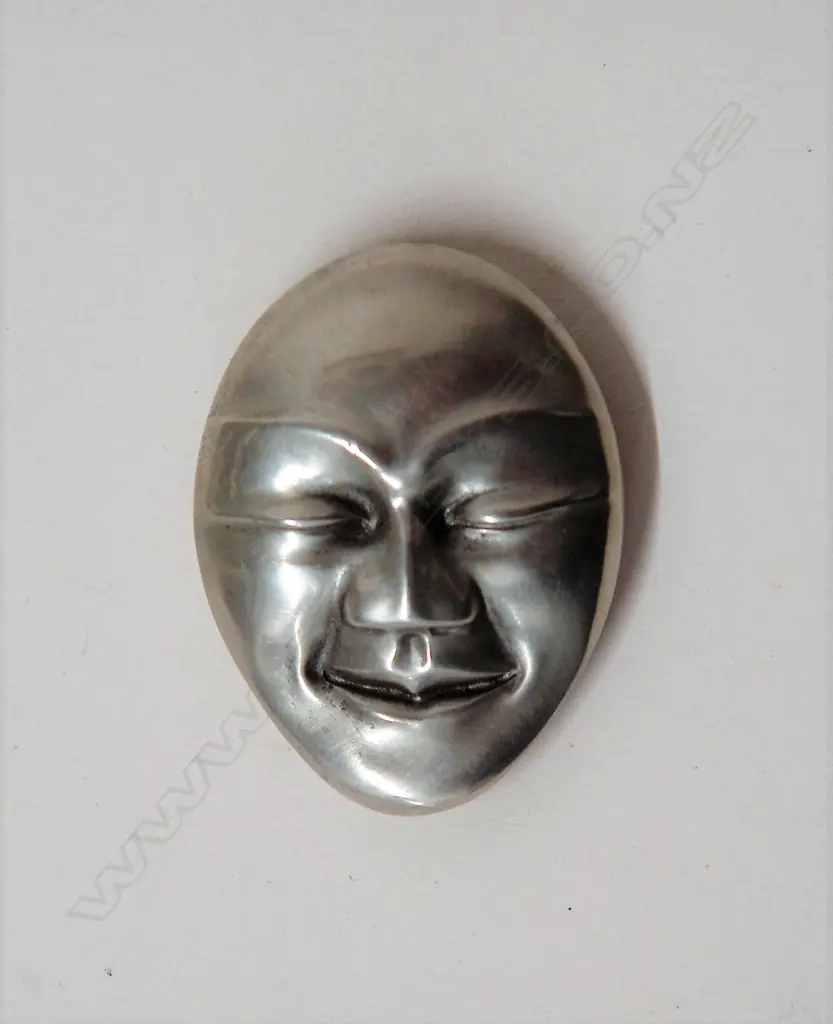 Don Salt cast white metal (silver) mask pendant Image 1++