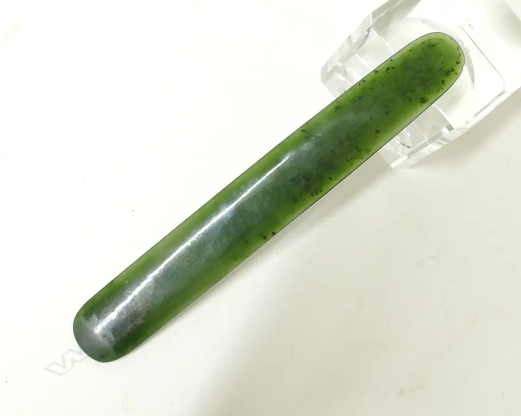 A N.Z. vintage greenstone page turner Image 1++