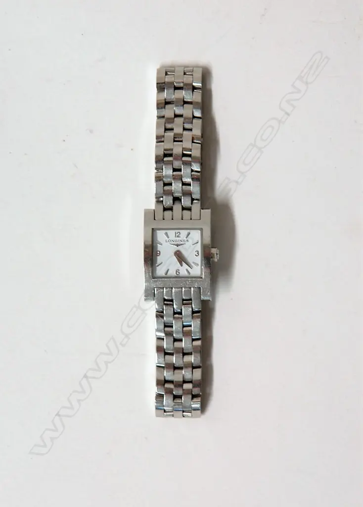 A lady's Longines Dolce Vita square cased stainless steel wristwatch Image 1++