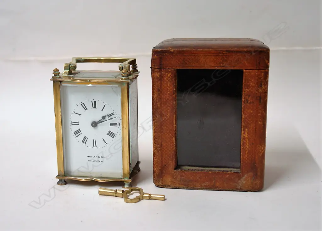 A late 19thC French brass cased carriage clock Image 1++