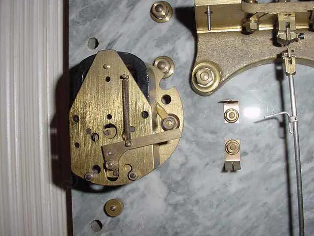A French electro-mechanical clock Image 1++