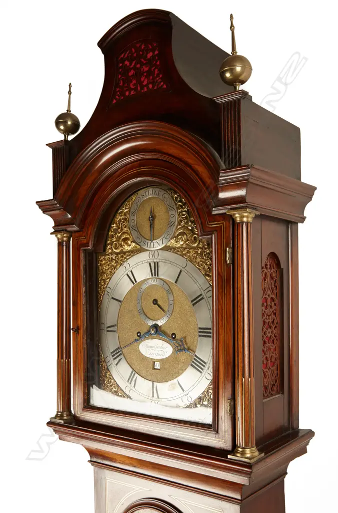 A long case clock in fine solid mahogany case Image 1++