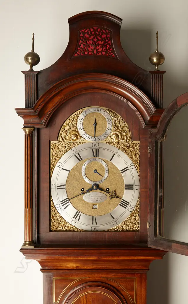 A long case clock in fine solid mahogany case Image 1++