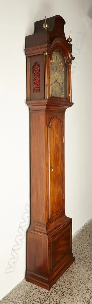 A long case clock in fine solid mahogany case Image 1++