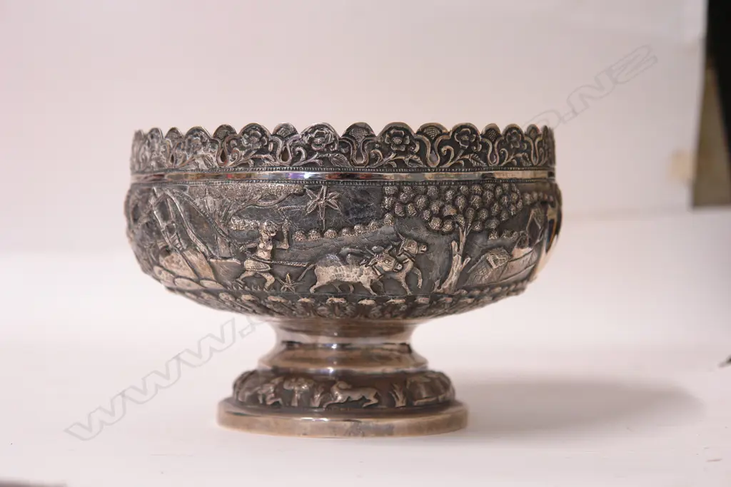 A 19thC Indian silver footed bowl Image 1++