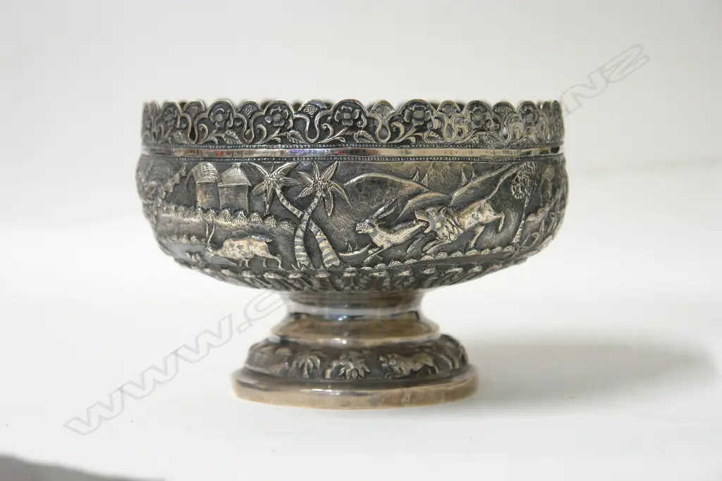 A 19thC Indian silver footed bowl Image 1++