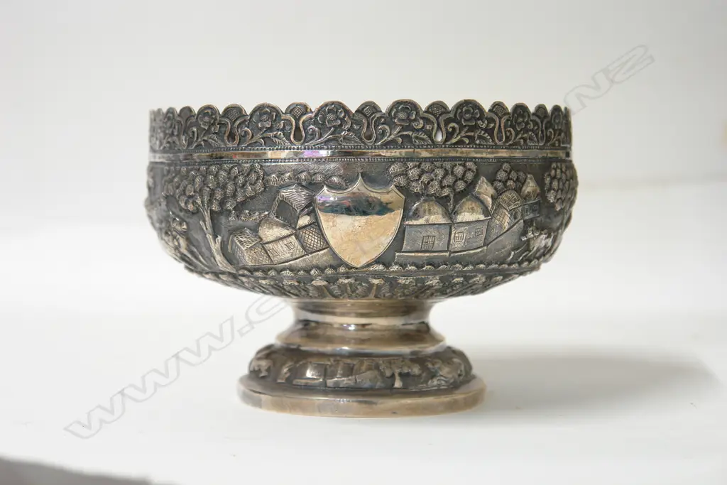 A 19thC Indian silver footed bowl Image 1++