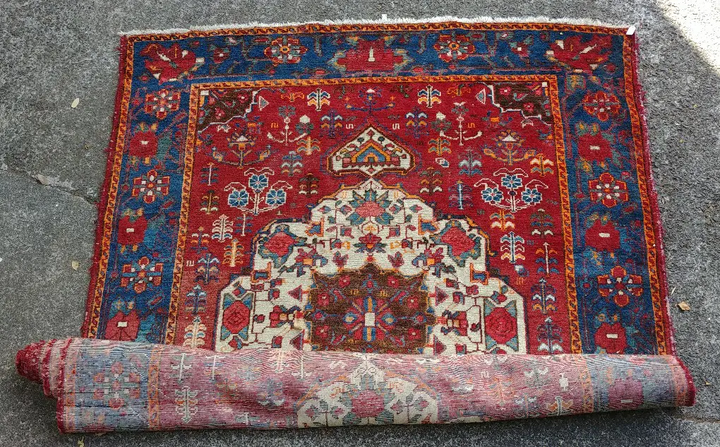 A large hand knotted Hamadan rug Image 1++