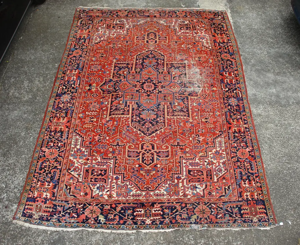 A large semi-antique Caucasian Persian carpet Image 1++