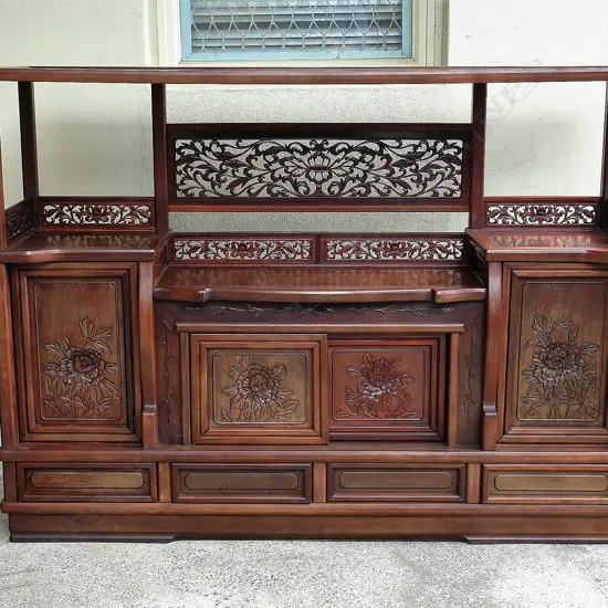A quality Chinese rosewood display cabinet