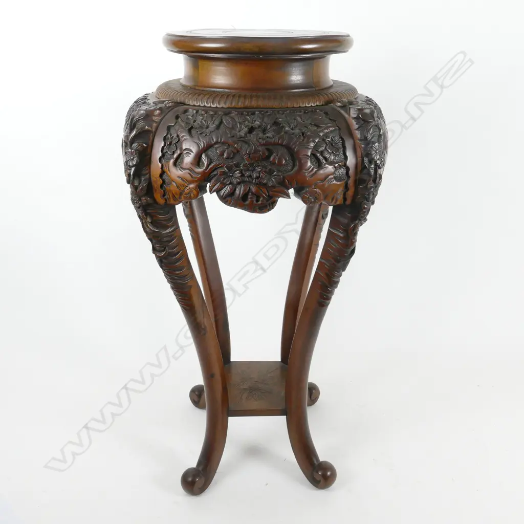 A plant stand Image 1++