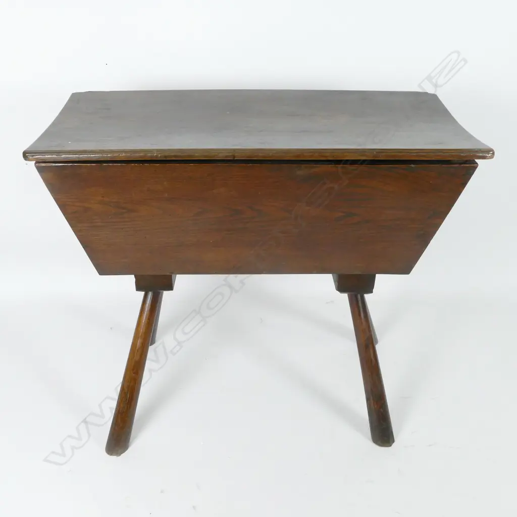 A Georgian elm dough bin Image 1++