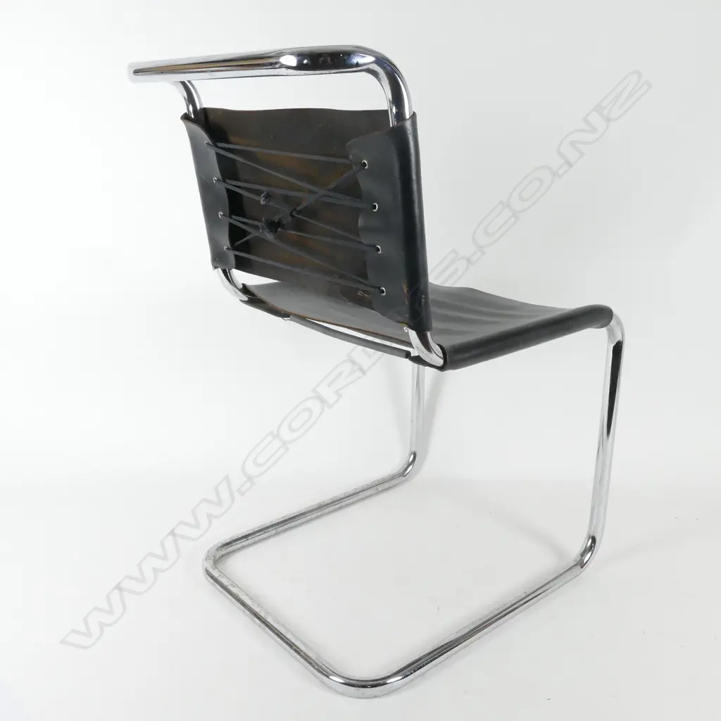A pair of Bauhaus style S33 cantilever chairs Image 1++