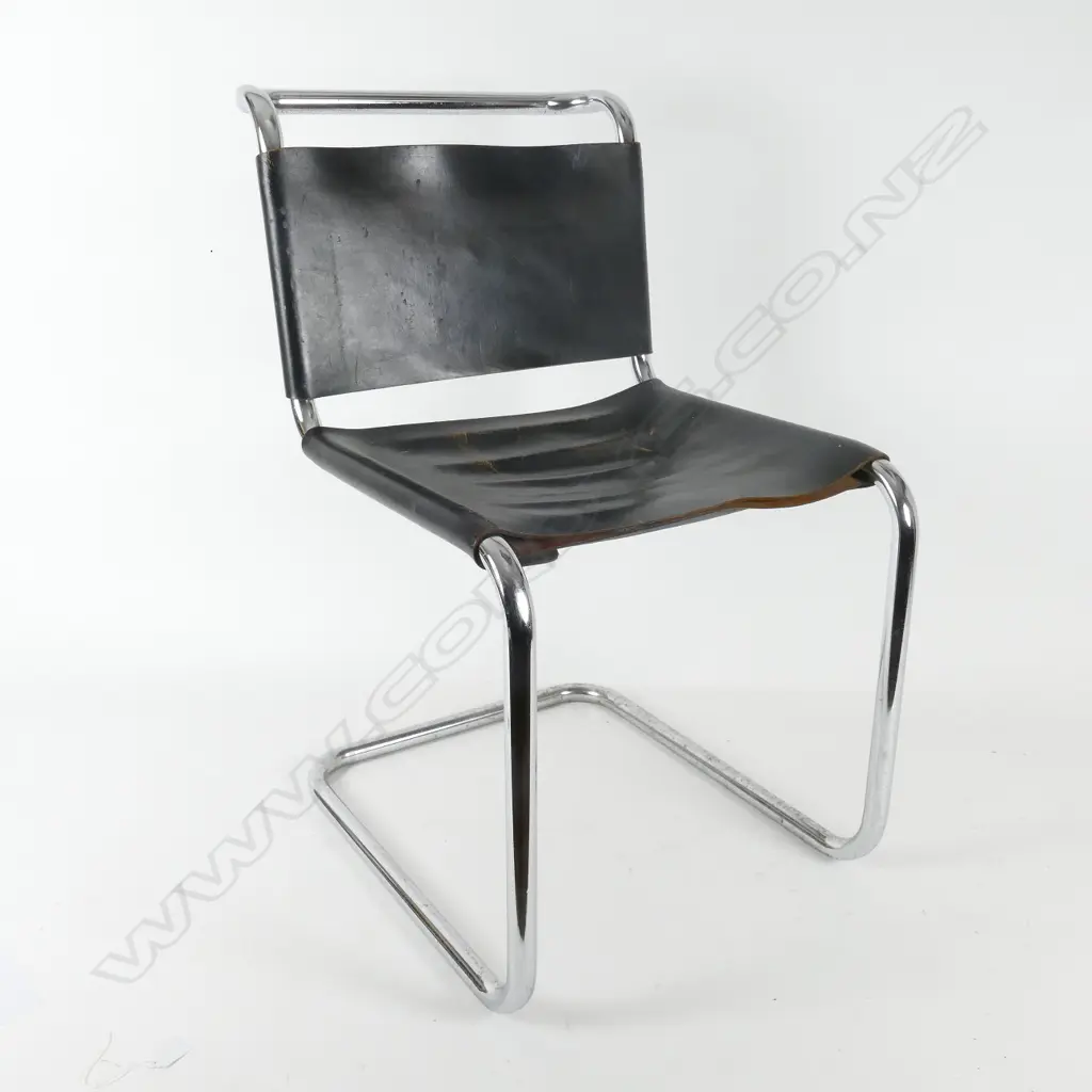 A pair of Bauhaus style S33 cantilever chairs Image 1++