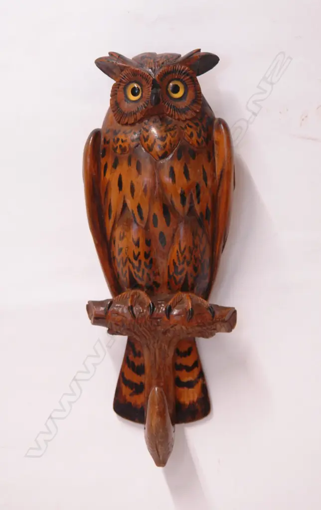 A carved Black Forest type owl wall-mounted Image 1++