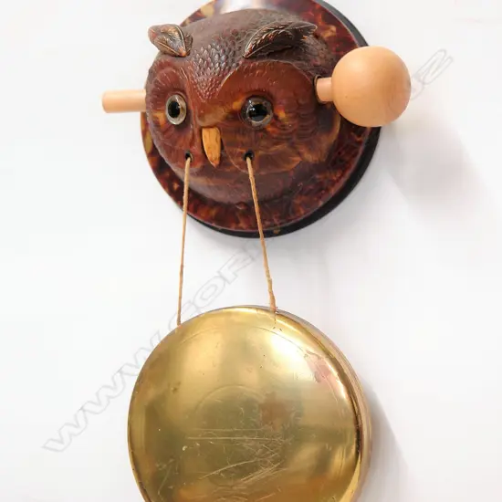An early 20thC novelty owl gong