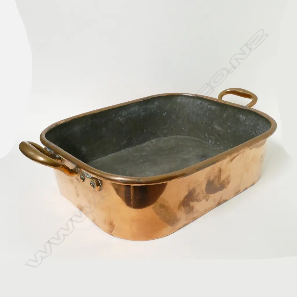 A heavy Victorian copper roasting pan Image 1++