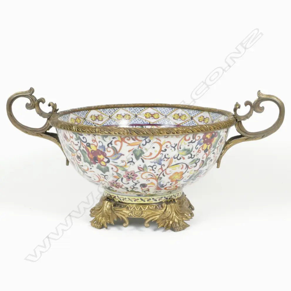 An 18th/19thC European style ormolu mounted porcelain bowl Image 1++