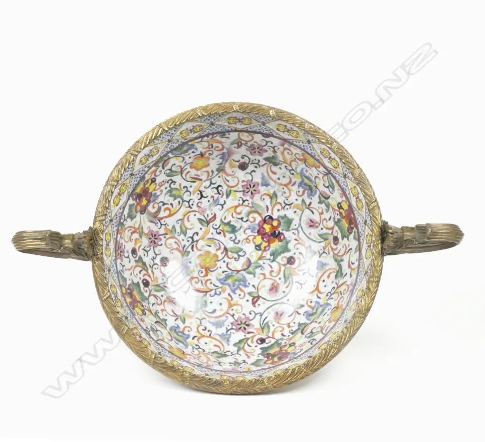 An 18th/19thC European style ormolu mounted porcelain bowl Image 1++