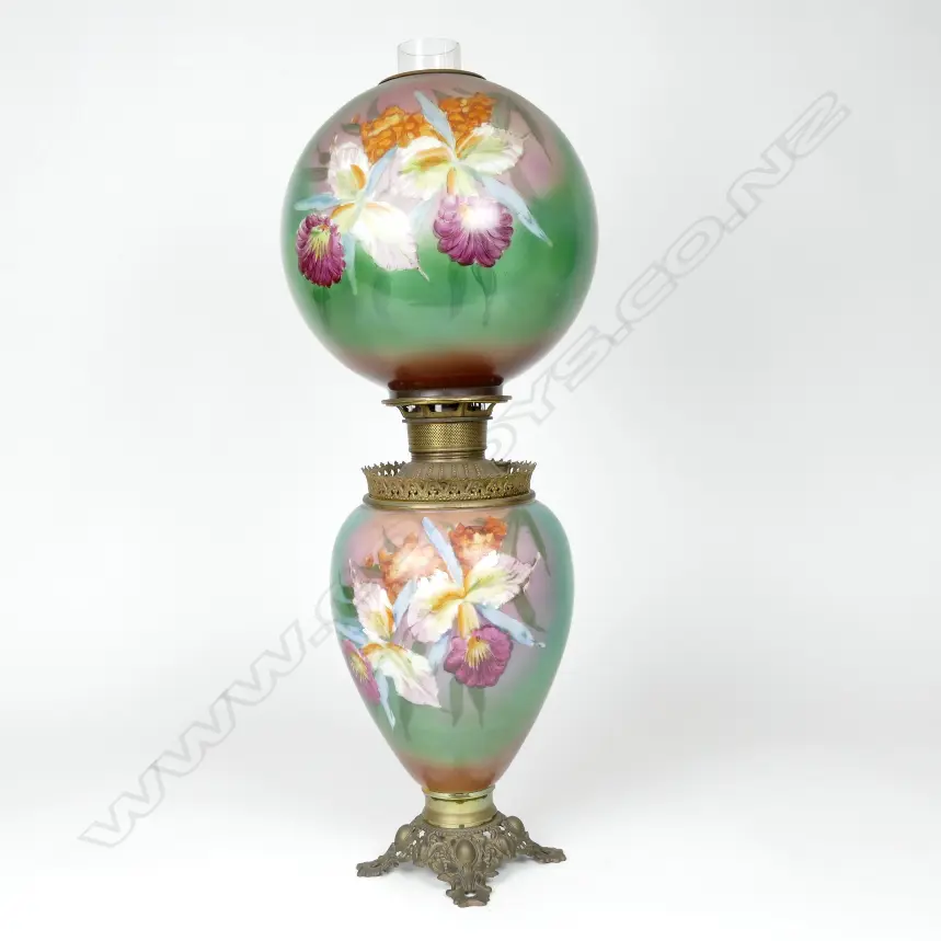 A late 1800s American kerosene lamp Image 1++