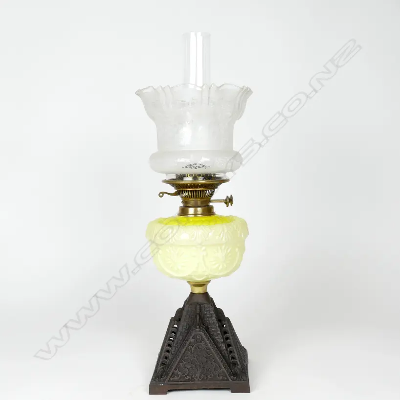A Victorian Vaseline glass kerosene lamp Image 1++
