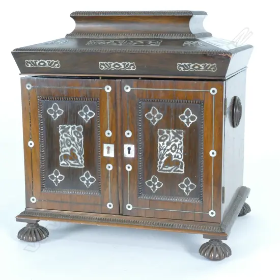 A Victorian mahogany lady's compendium