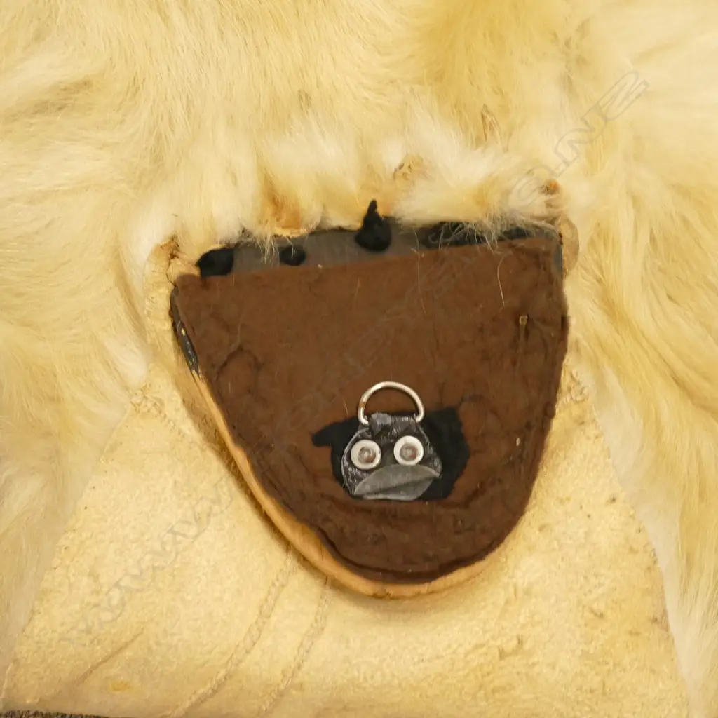 A large polar bear rug Image 1++