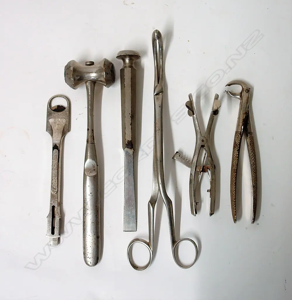 Six various vintage surgical tools Image 1++