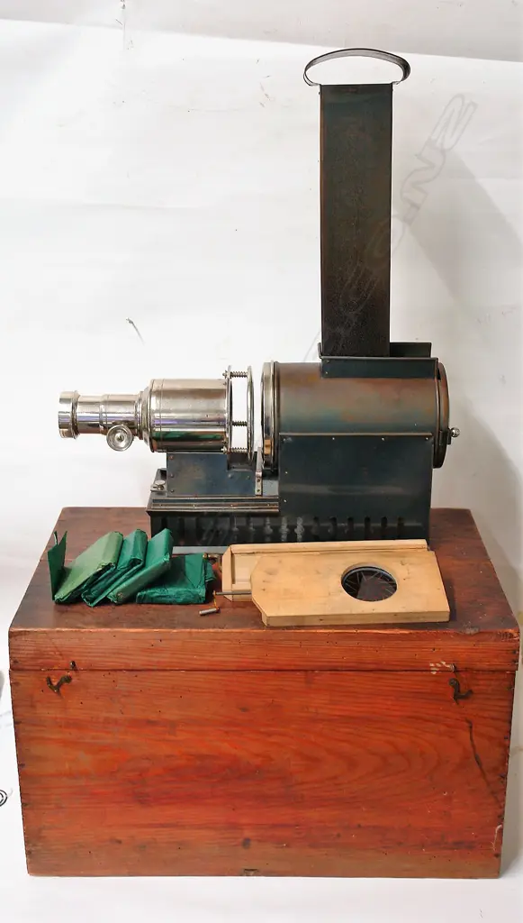 A rare Jean Schoenner 16½" German magic lantern Image 1++