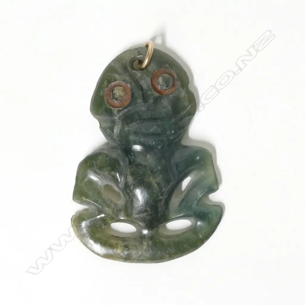 A small bowenite hei tiki Image 1++