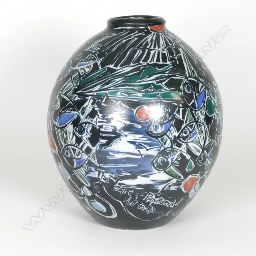 John Sweden jar 'The Tears of Papatuanuku' Image 1++