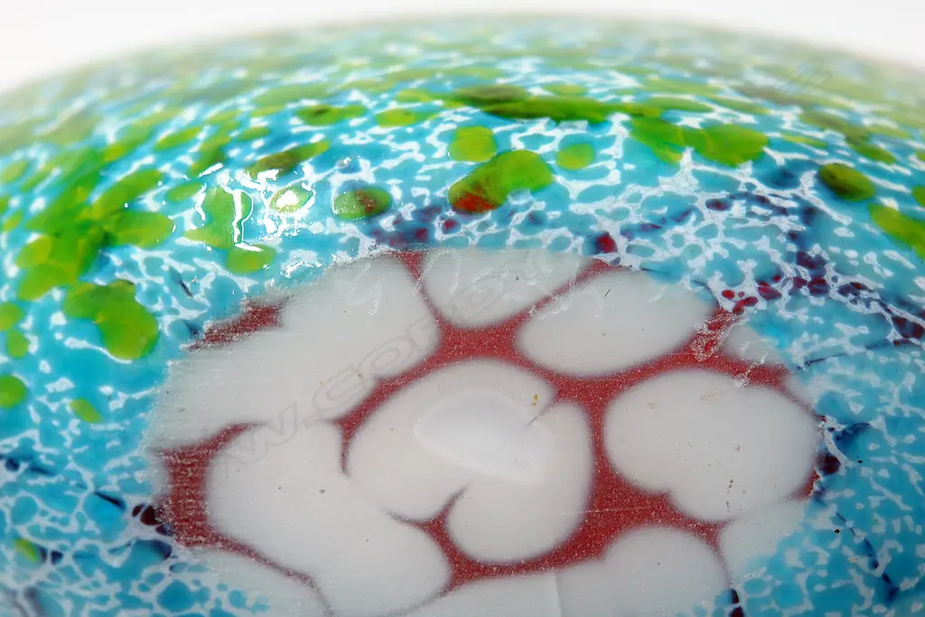 A Garry Nash Art Glass 'Garden Series' vase Image 1++