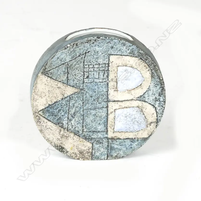 A Troika pottery vase Image 1++