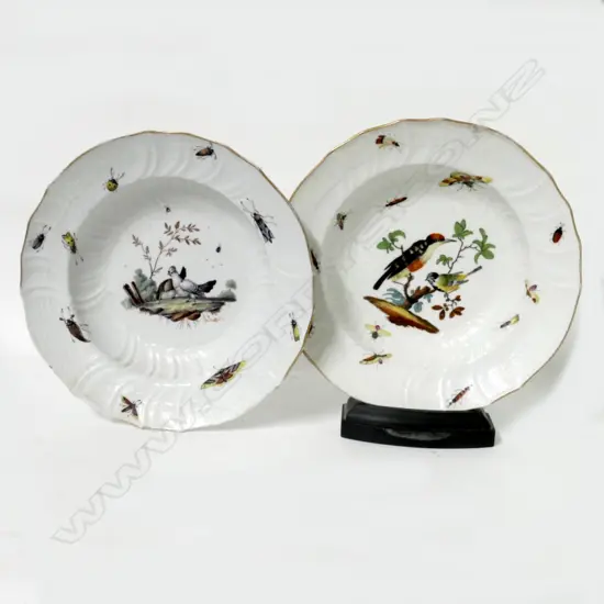 Two Chelsea porcelain bowls