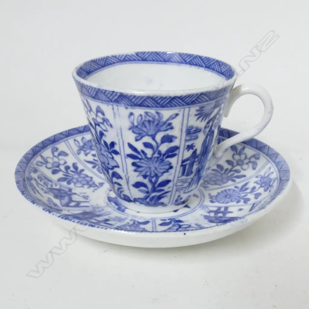 A blue and white bat print chinoiserie cup and saucer Image 1++