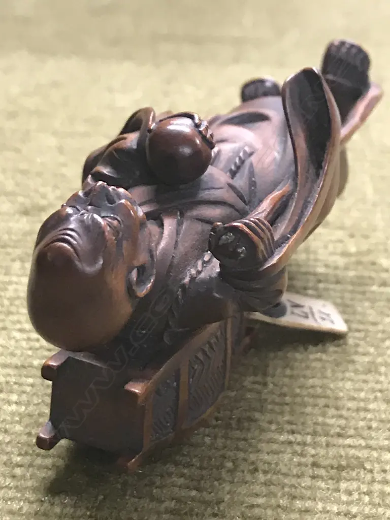 An old finely carved Japanese boxwood netsuke of a Sennin Image 1++