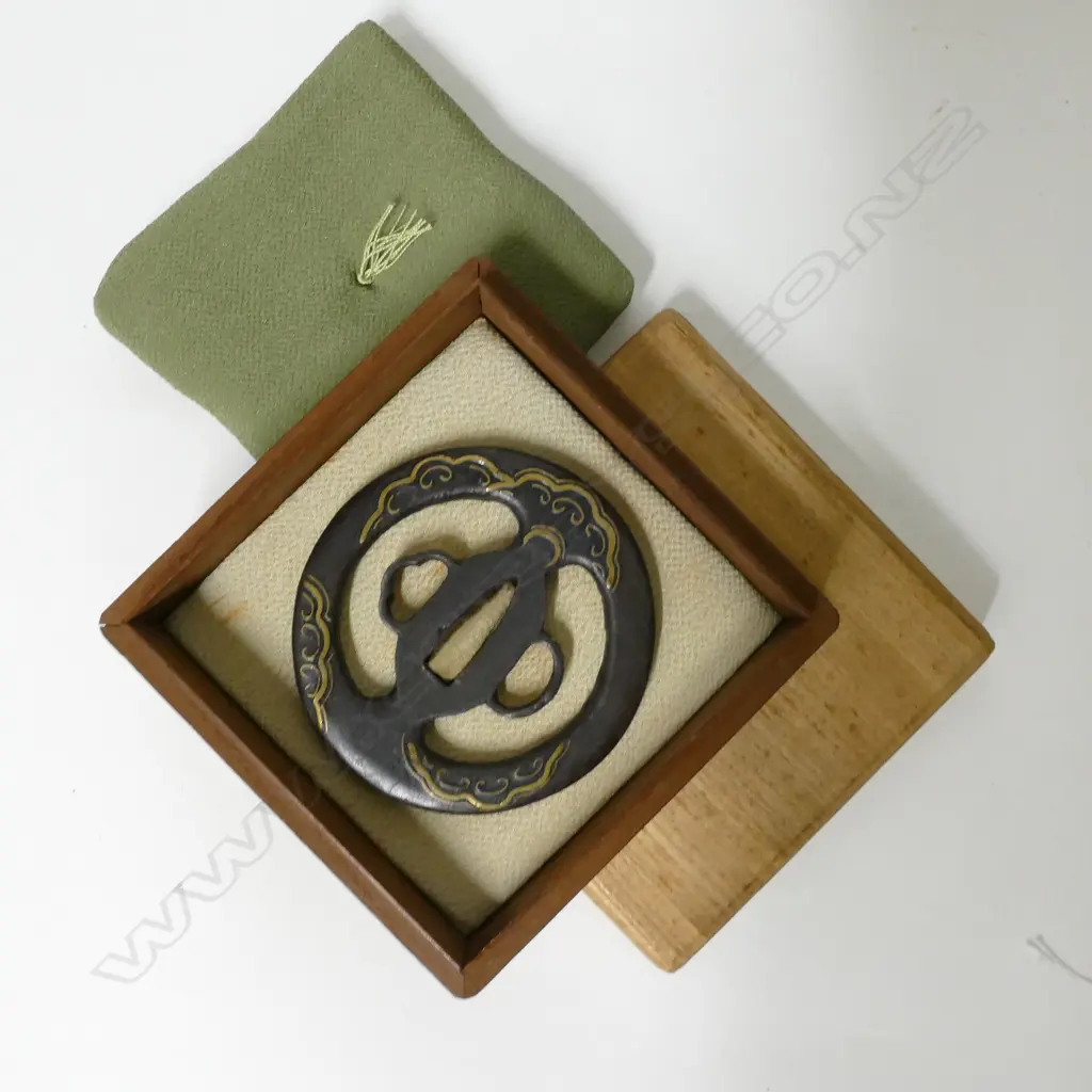 An Edo tsuba Image 1++