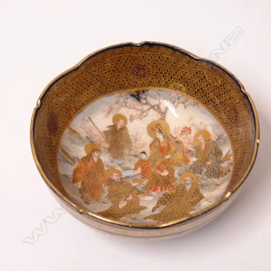 A Japanese Meiji period fine Satsuma bowl