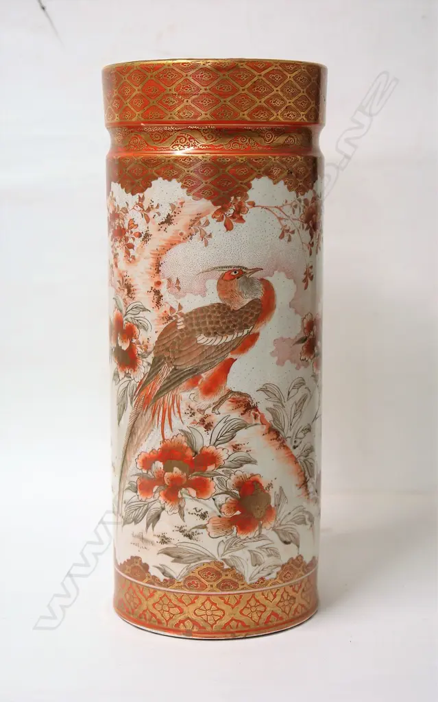 A 19thC Japanese Kutani large cylinder vase Image 1++
