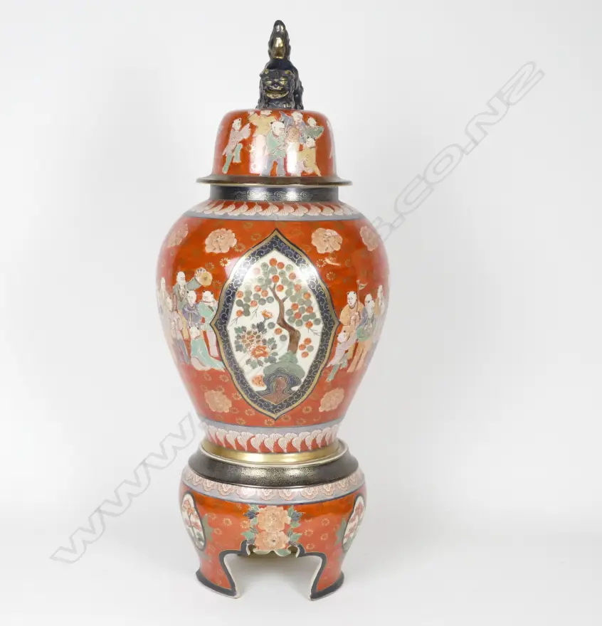 A vintage Japanese large lidded red ground Satsuma jar on stand Image 1++