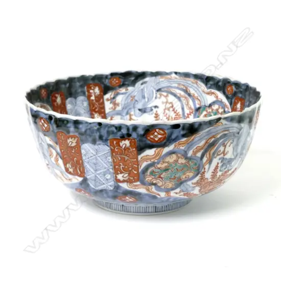 A Japanese Imari porcelain deep bowl
