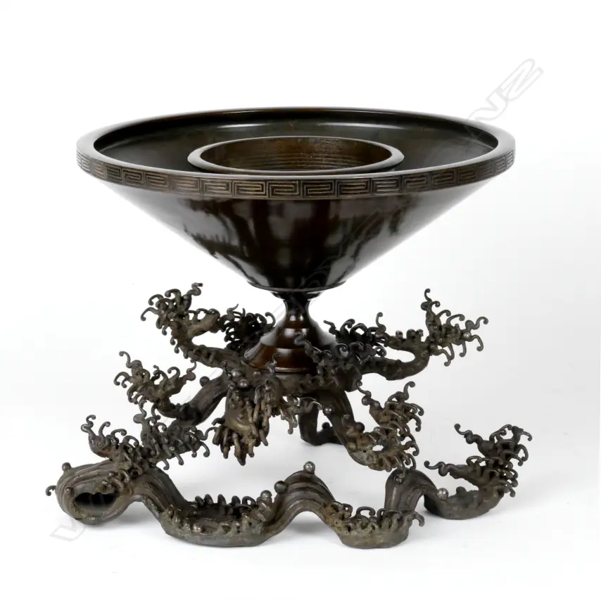 A Japanese Meiji-period highly decorative bronze vase and stand Image 1++