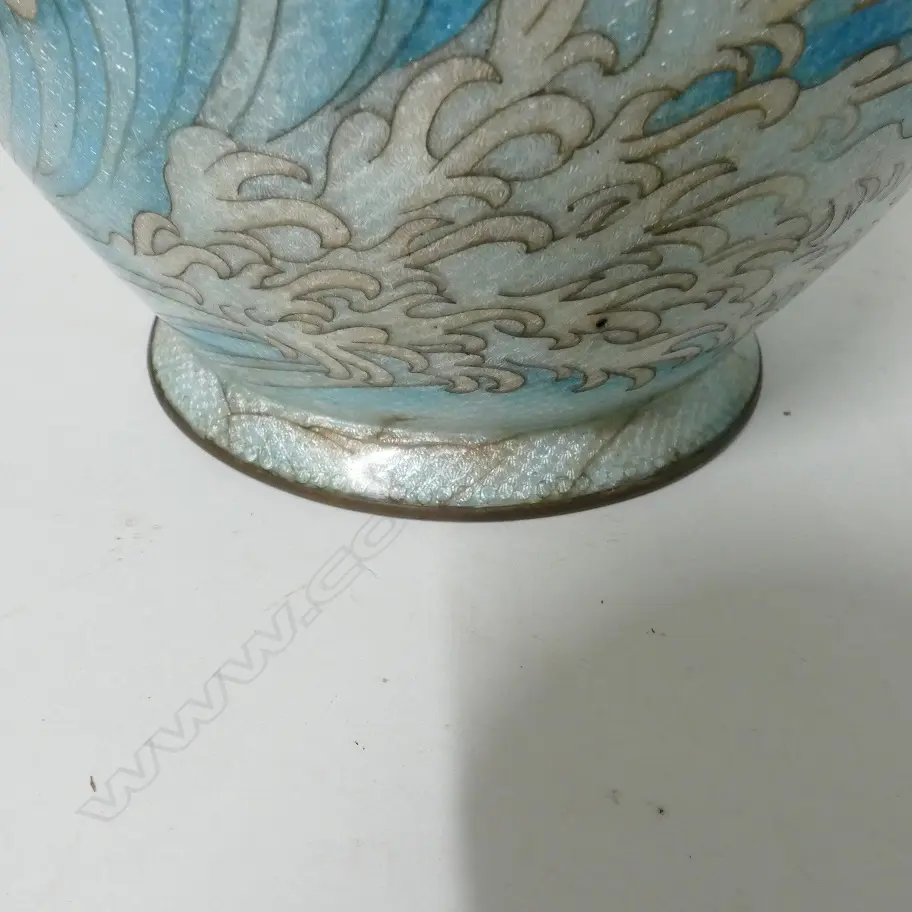 A pair of tall Japanese Meiji period cloisonné vases Image 1++