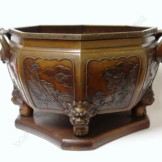 A good large Japanese Meiji period bronze hibachi