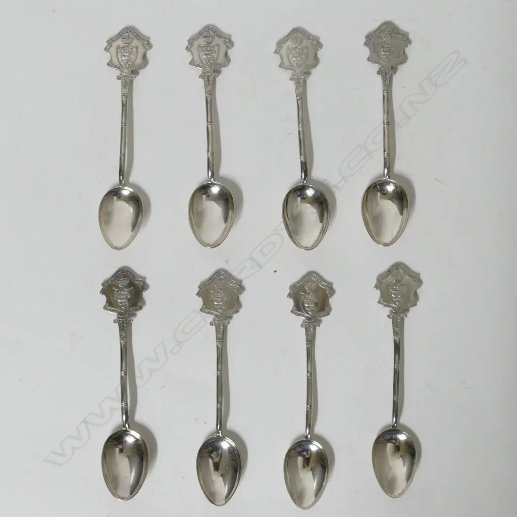 A set of eight vintage Hong Kong silver teaspoons Image 1++