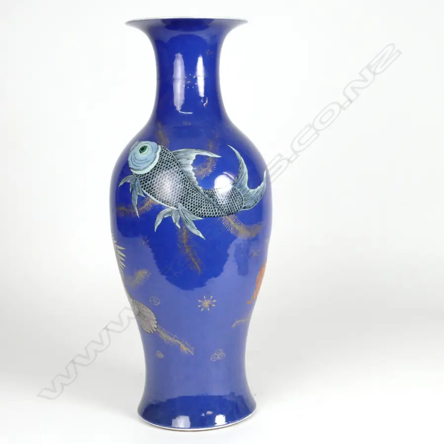 Chinese porcelain mid-19thC carp vase Image 1++